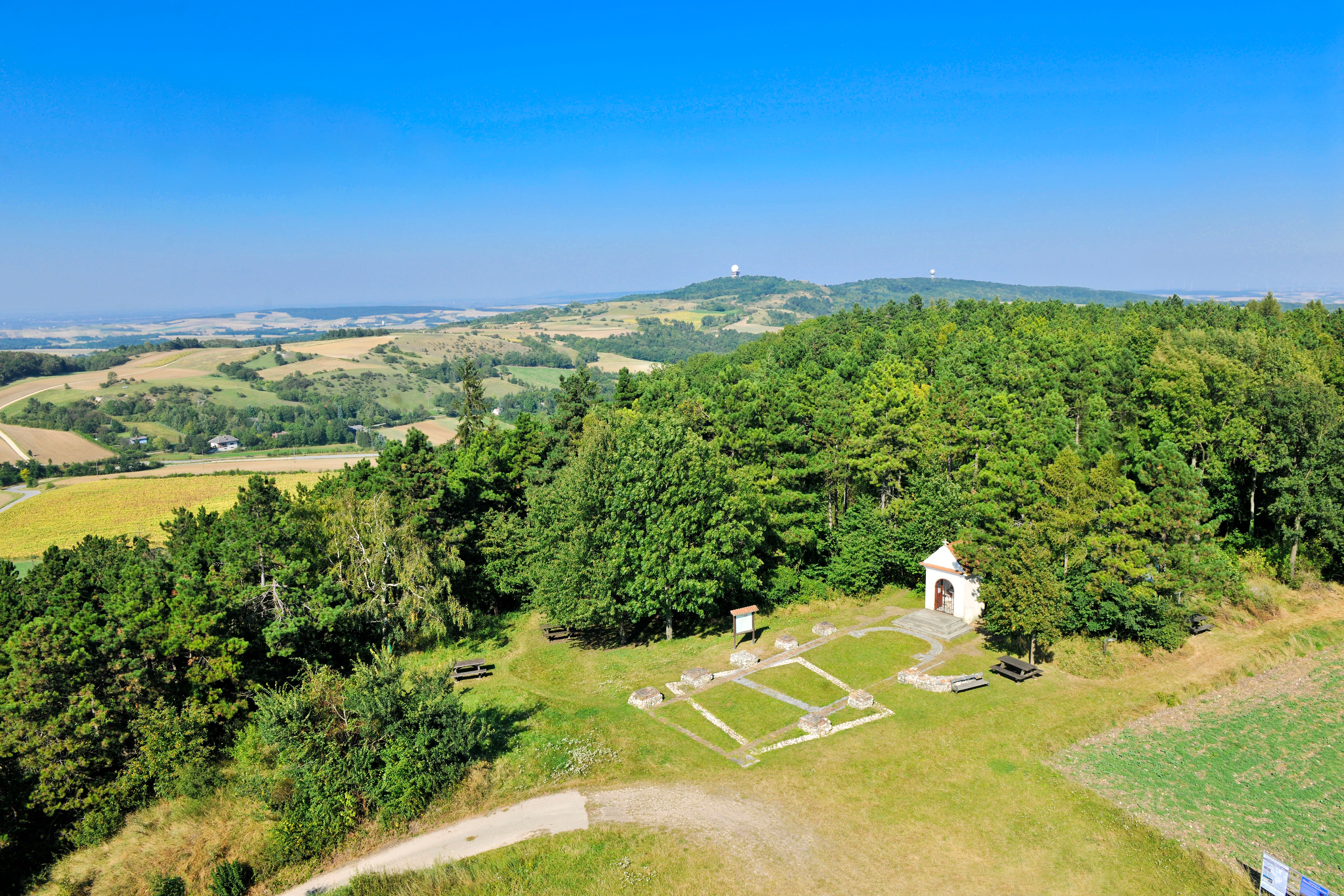Aussichtswarte Oberleis Blick Richtung Buschberg