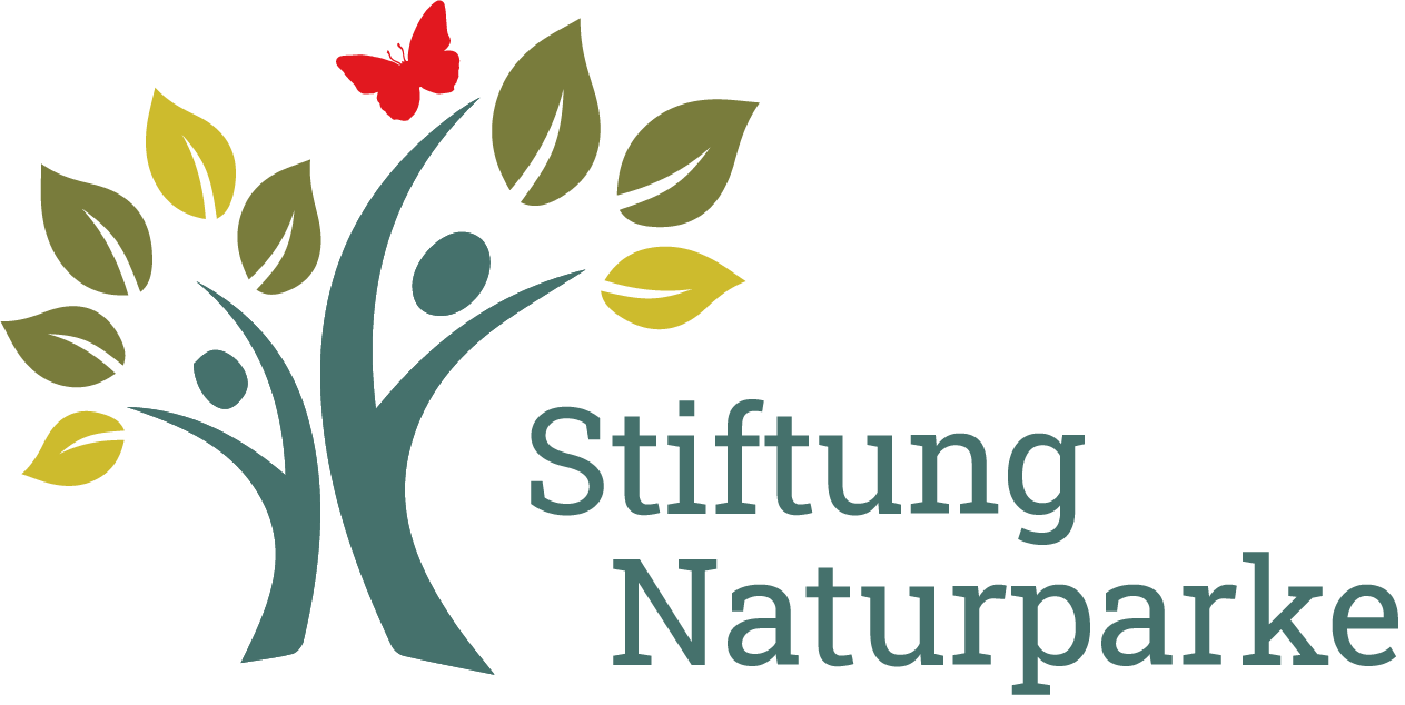 Logo Stiftung Naturparke mit Baum und Schriftzug